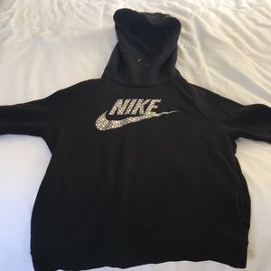 🙌 Nike black funnel neck hoodie